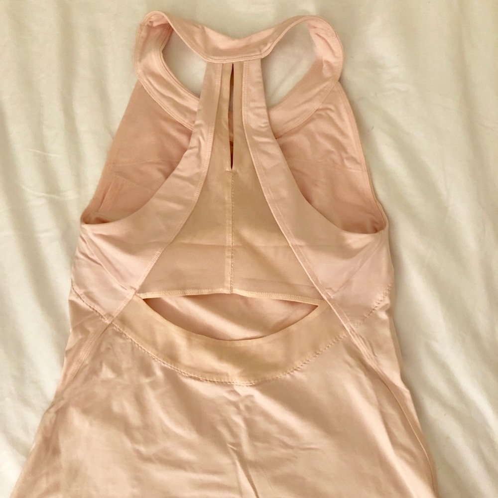 Lululemon Babypink fitted tank with built in bra